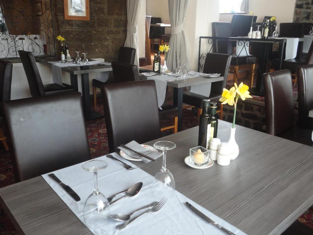 The Dog & Partridge Country Inn Ashbourne  Eksteriør bilde